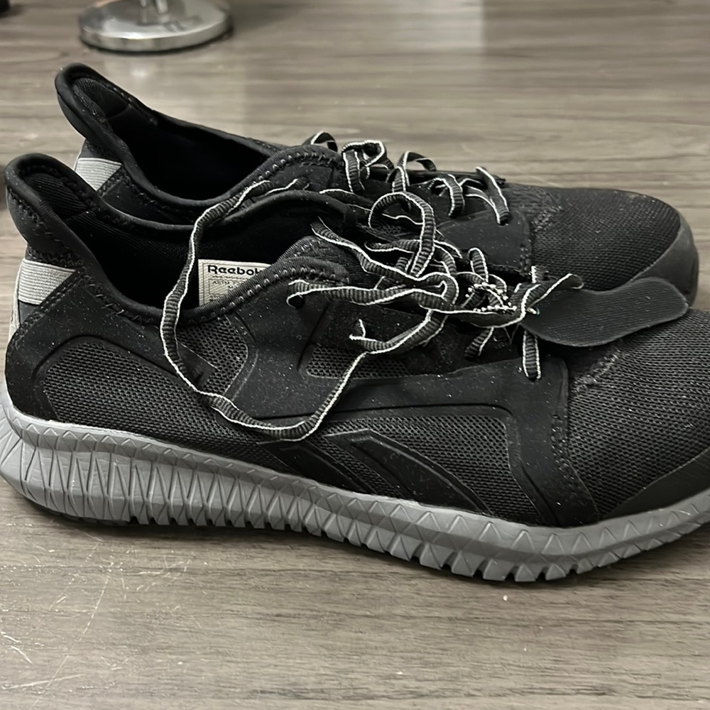 Reebok steel toe work shoe
